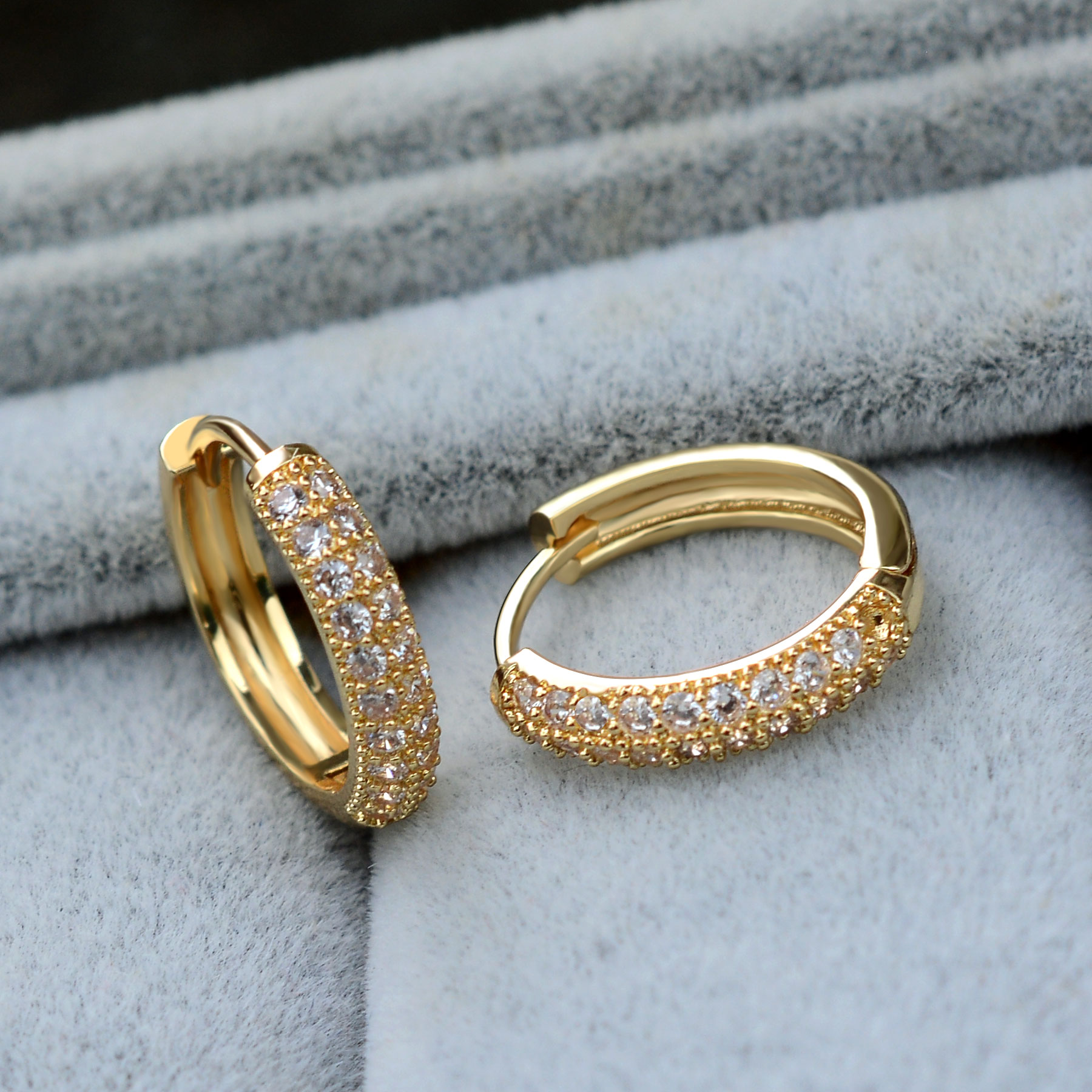 Conch Earring Hoop - Boucles d'Oreilles Double NucleoZcomprises sur Huggie