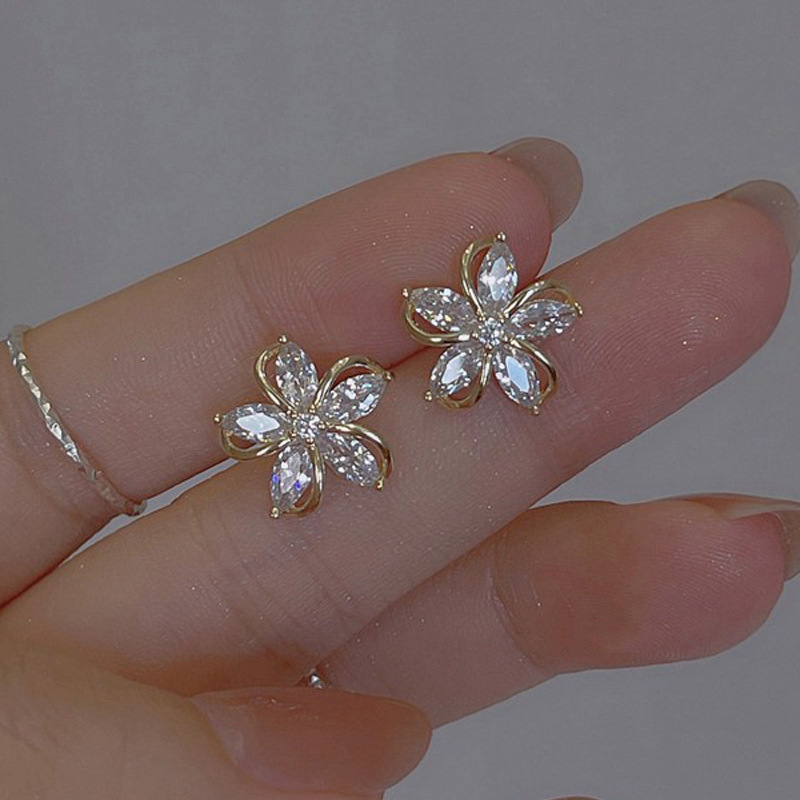 Boucles d'oreilles à fleurs dé - Conch Earring Hoop avis et prix