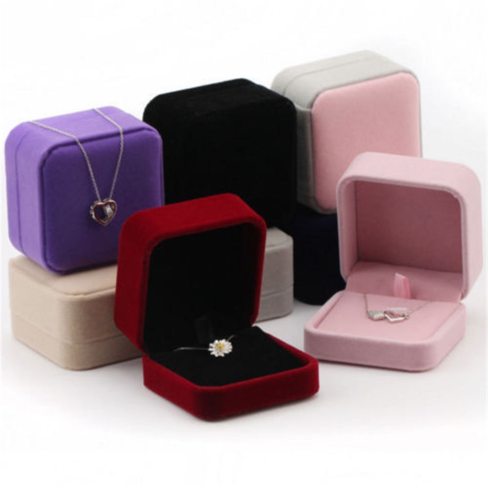 Boîte carrée rouge de fiançail - Body Jewelry Display avis et prix