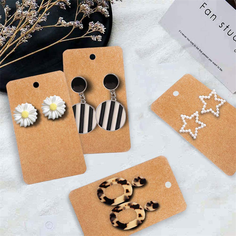 Carte d'exposition de boucles  - Body Jewelry Display avis et prix
